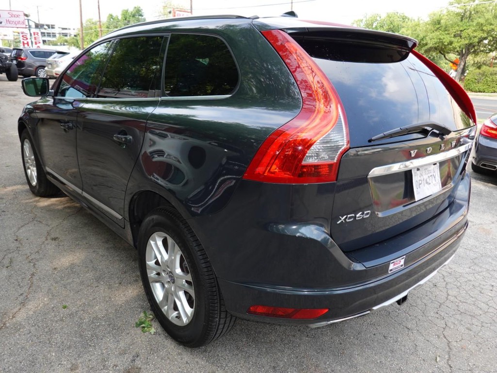 Volvo XC60 Vehicle Full-screen Gallery Image 05