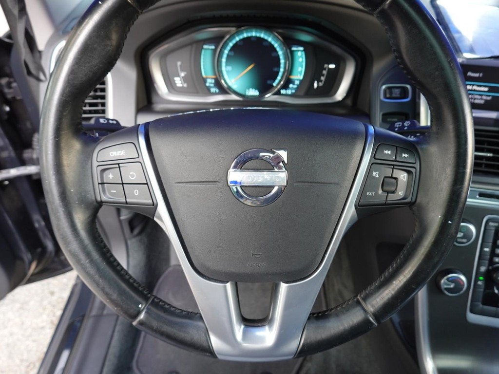 Volvo XC60 Vehicle Full-screen Gallery Image 11