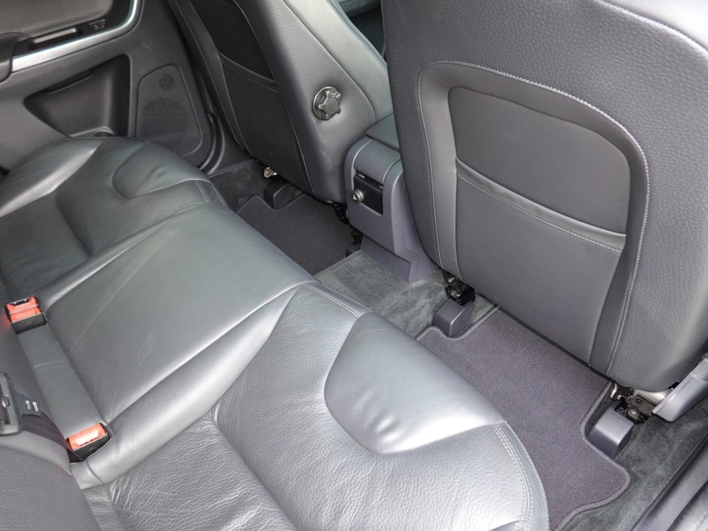 Volvo XC60 Vehicle Full-screen Gallery Image 22