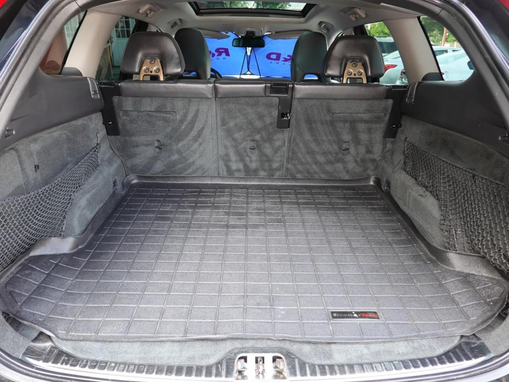 Volvo XC60 Vehicle Full-screen Gallery Image 24