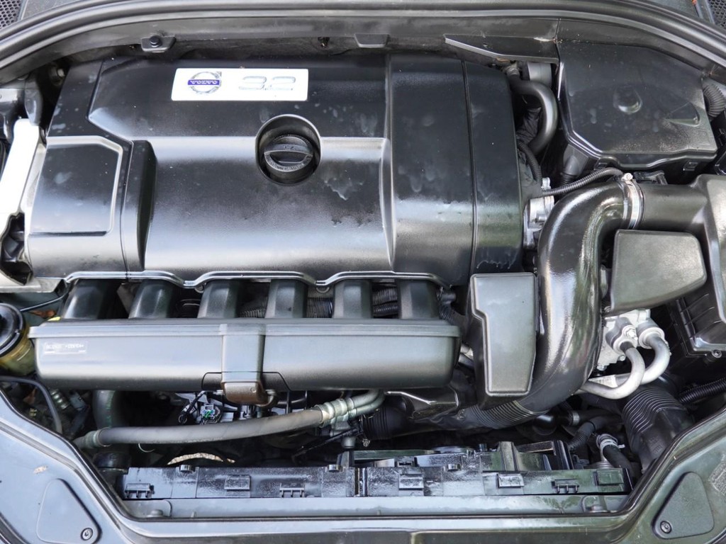 Volvo XC60 Vehicle Full-screen Gallery Image 26