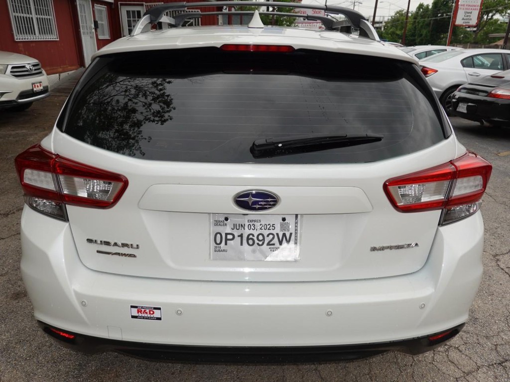 Subaru Impreza Vehicle Full-screen Gallery Image 06