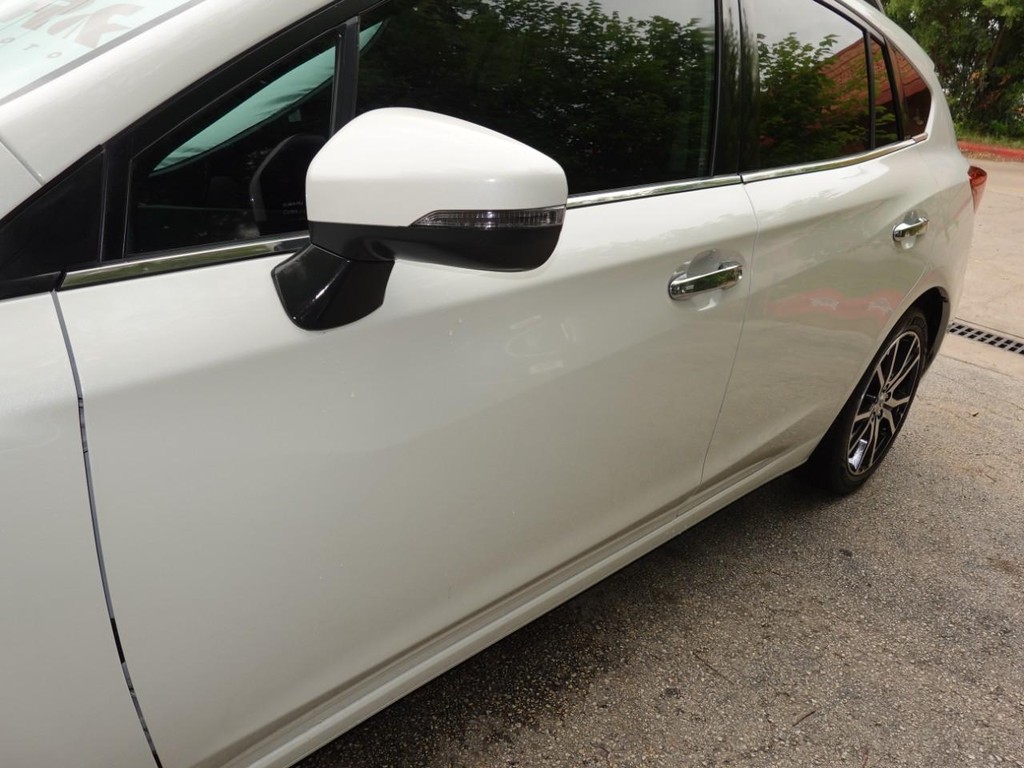 Subaru Impreza Vehicle Full-screen Gallery Image 10