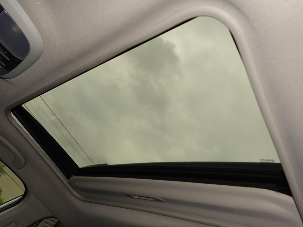 Subaru Impreza Vehicle Full-screen Gallery Image 18