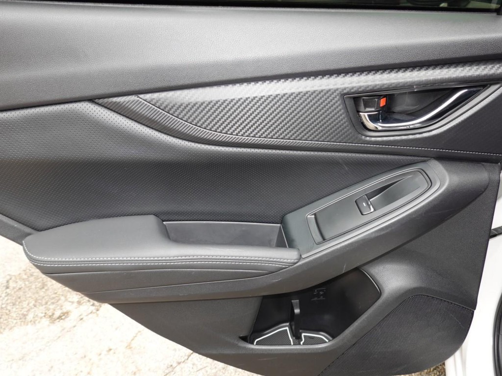 Subaru Impreza Vehicle Full-screen Gallery Image 21