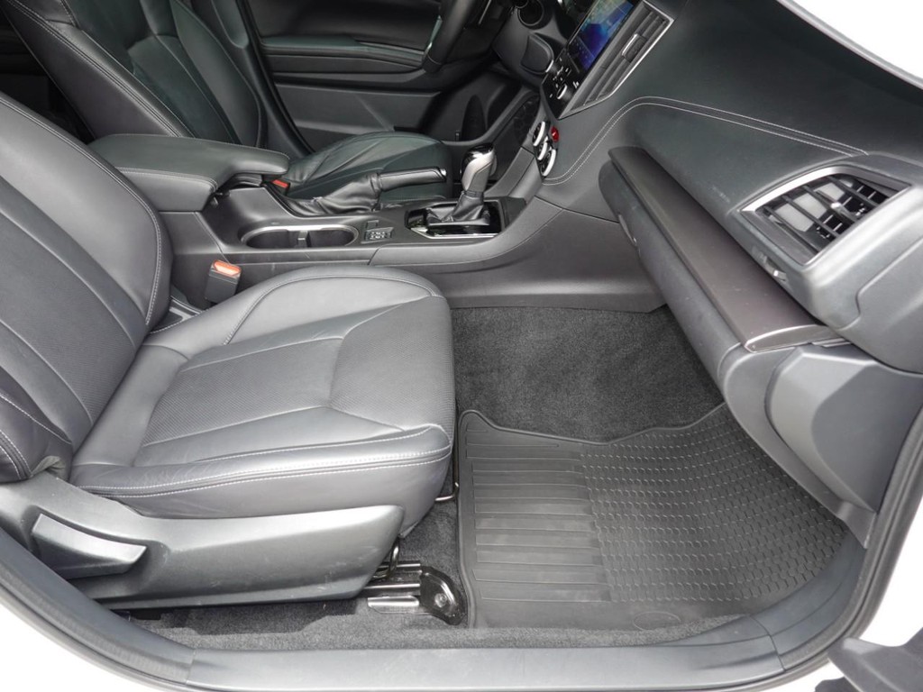 Subaru Impreza Vehicle Full-screen Gallery Image 23