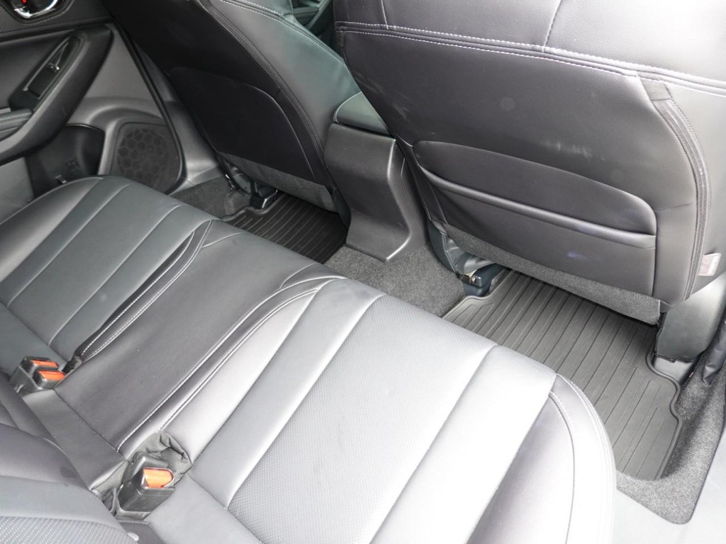 Subaru Impreza Vehicle Full-screen Gallery Image 25