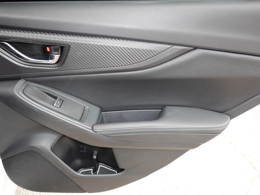 Subaru Impreza Vehicle Full-screen Gallery Image 26