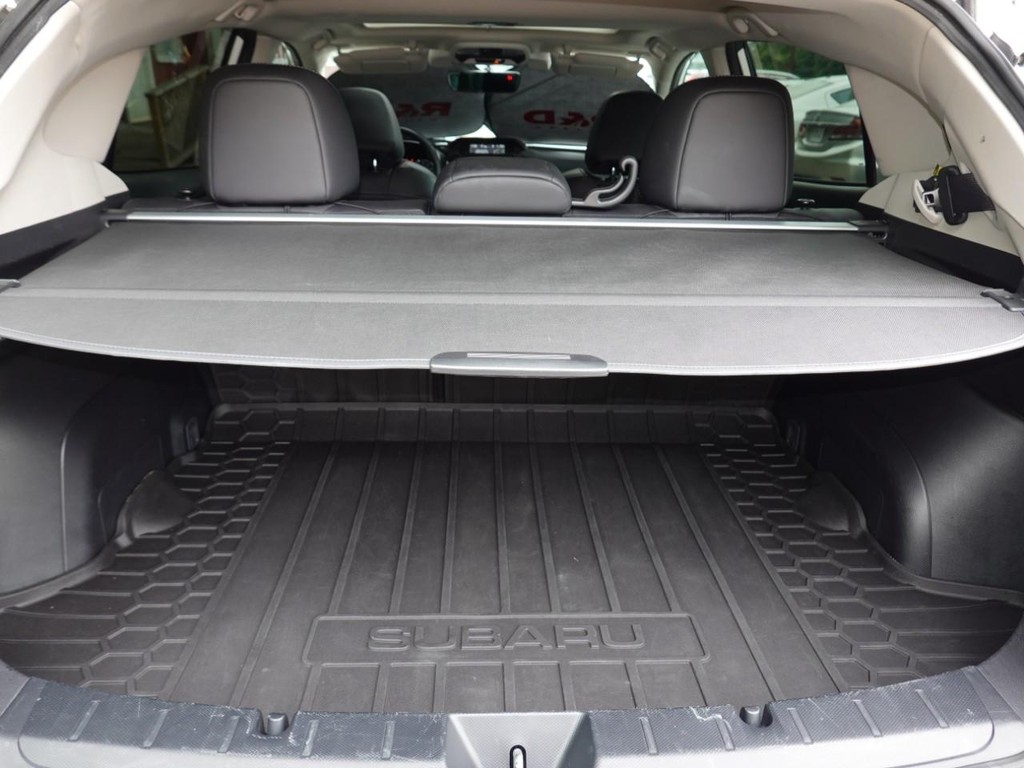 Subaru Impreza Vehicle Full-screen Gallery Image 27