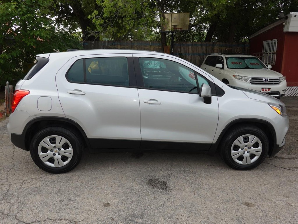 2017 Chevrolet Trax LS photo 8