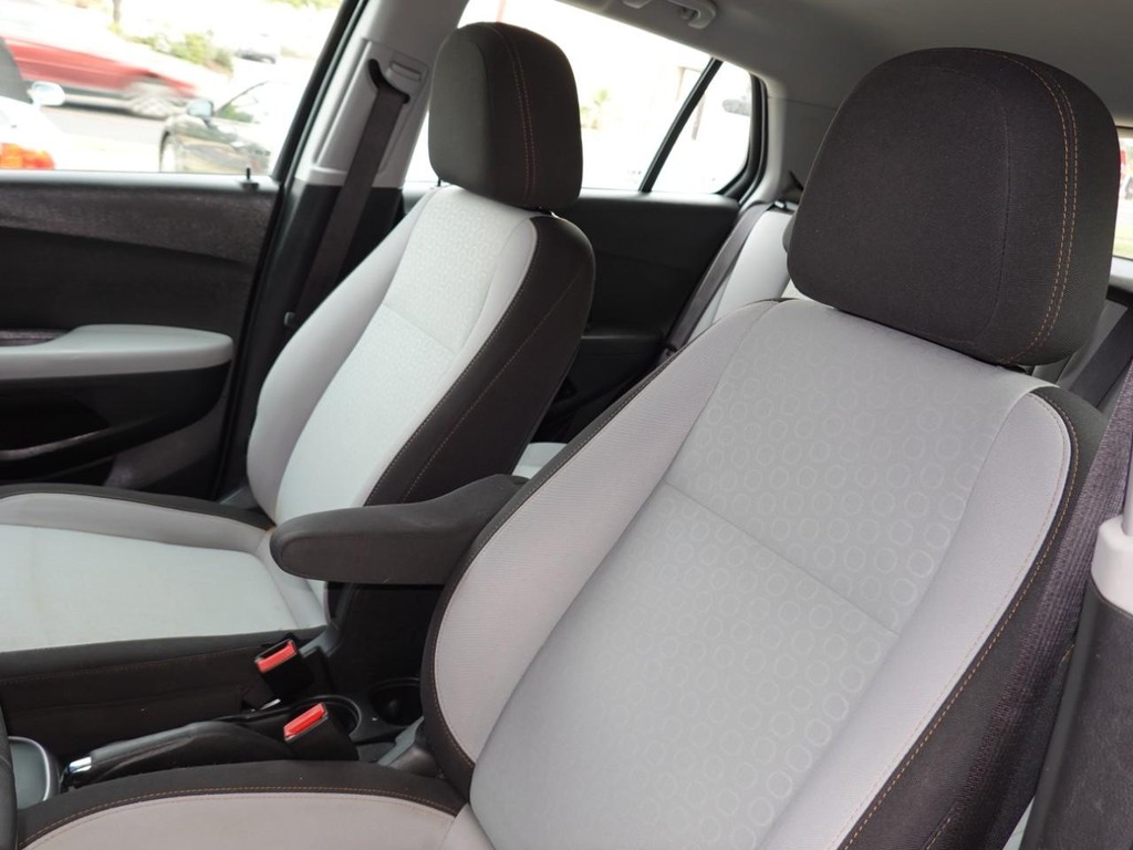 2017 Chevrolet Trax LS photo 15