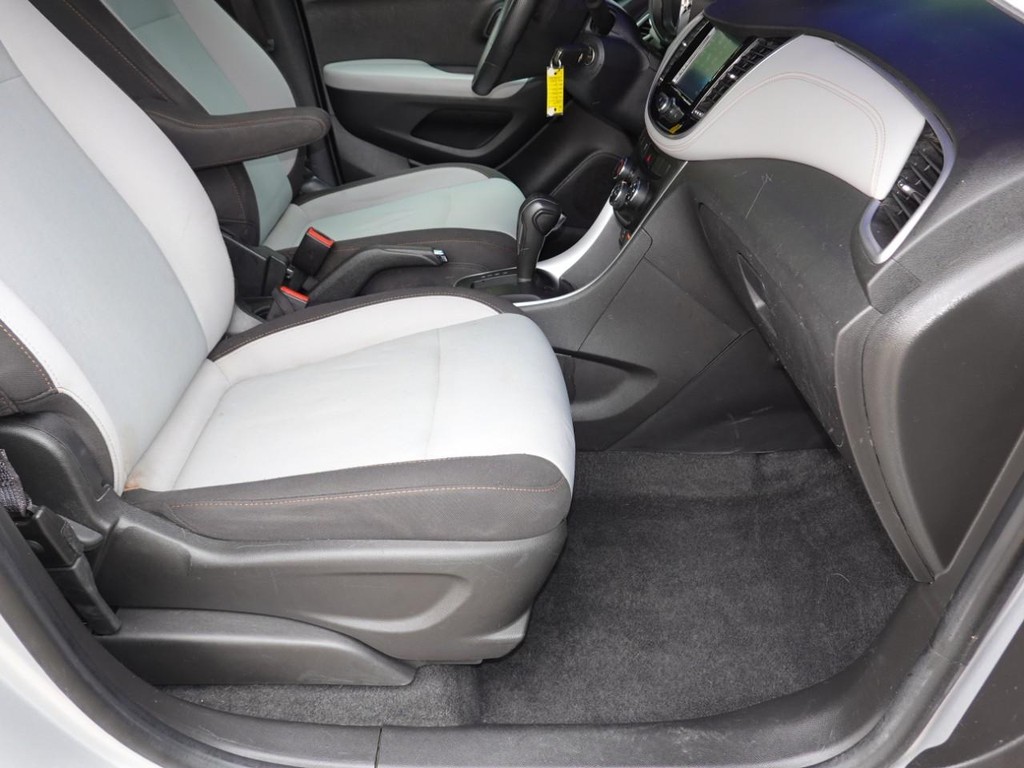 2017 Chevrolet Trax LS photo 19
