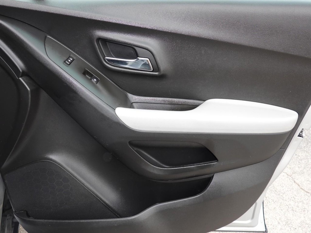 2017 Chevrolet Trax LS photo 20