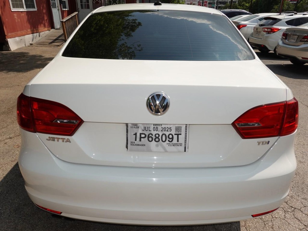 Volkswagen Jetta Sedan Vehicle Full-screen Gallery Image 06