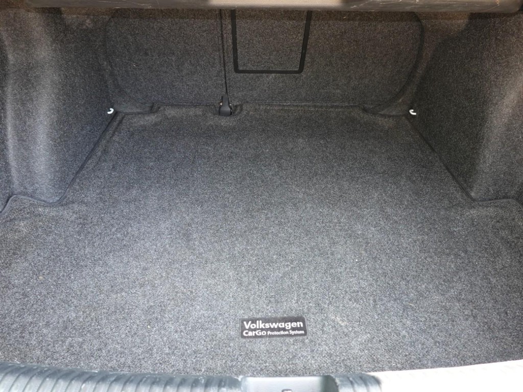 Volkswagen Jetta Sedan Vehicle Full-screen Gallery Image 26