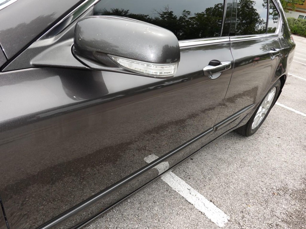 Acura TL Vehicle Full-screen Gallery Image 10