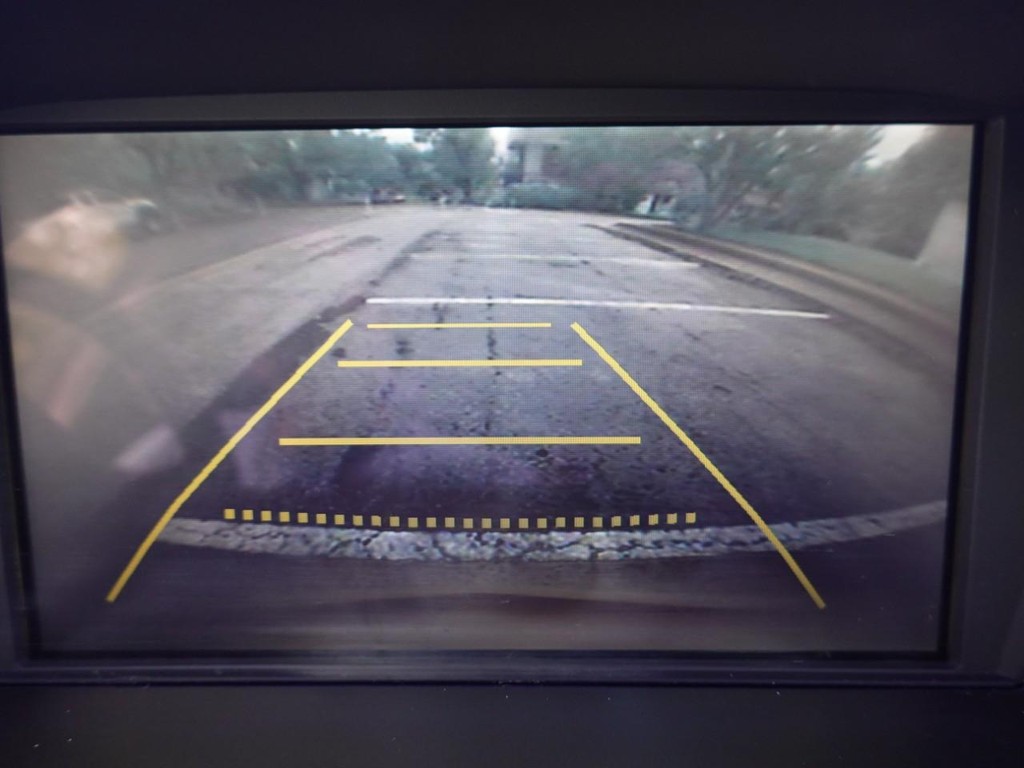 Acura TL Vehicle Full-screen Gallery Image 14