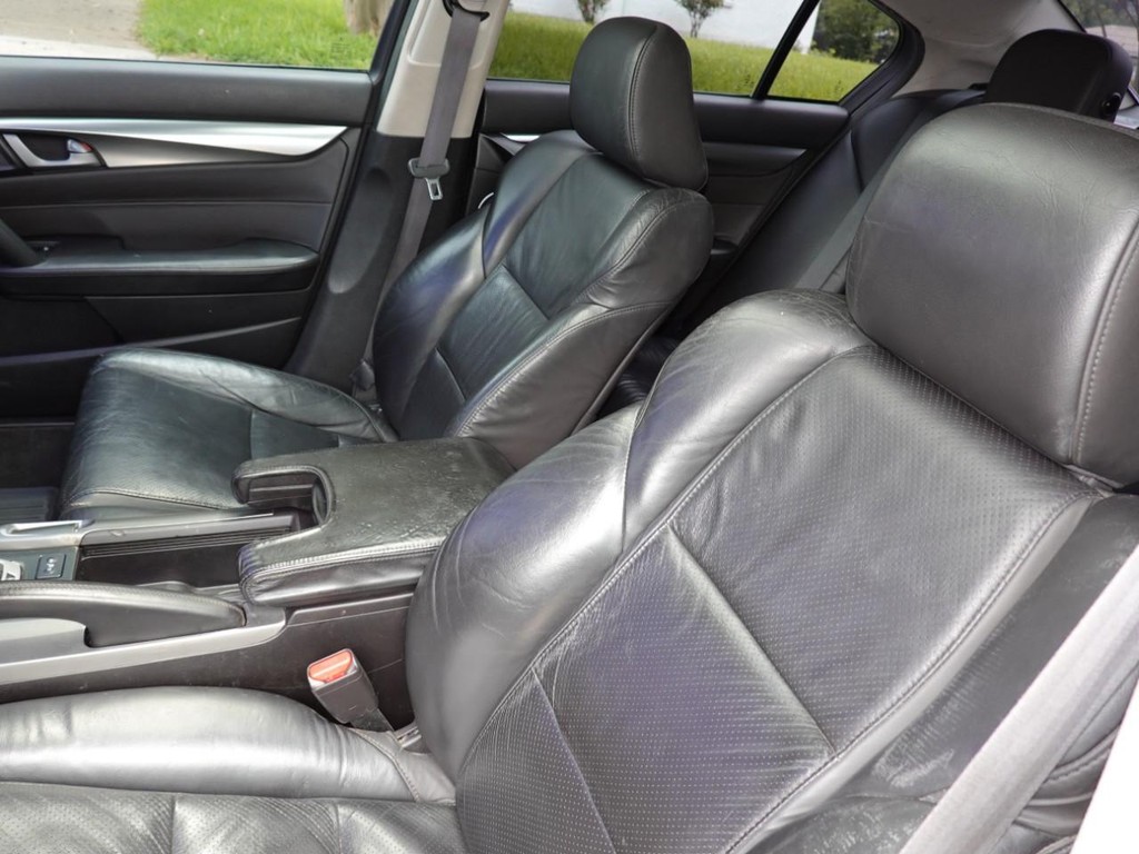 Acura TL Vehicle Full-screen Gallery Image 15