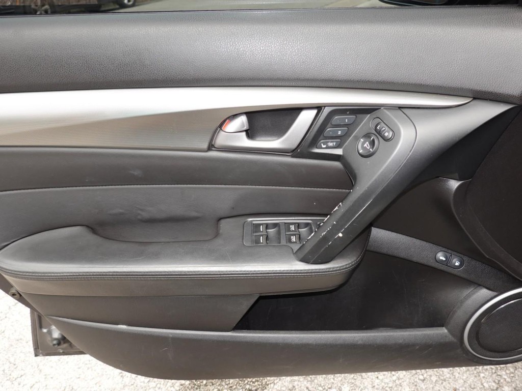 Acura TL Vehicle Full-screen Gallery Image 18