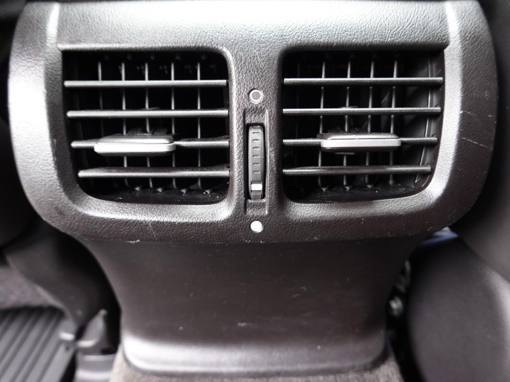 Acura TL Vehicle Full-screen Gallery Image 20