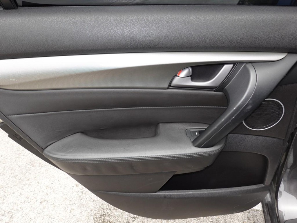 Acura TL Vehicle Full-screen Gallery Image 21