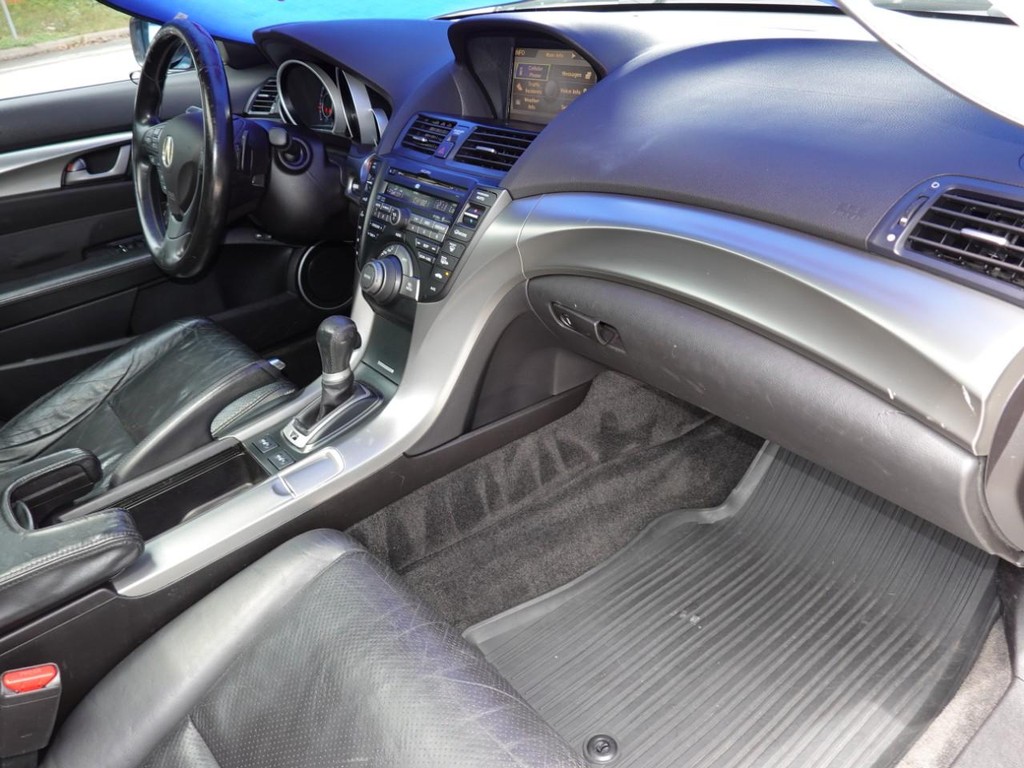 Acura TL Vehicle Full-screen Gallery Image 22