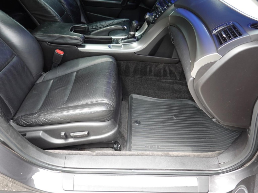 Acura TL Vehicle Full-screen Gallery Image 23