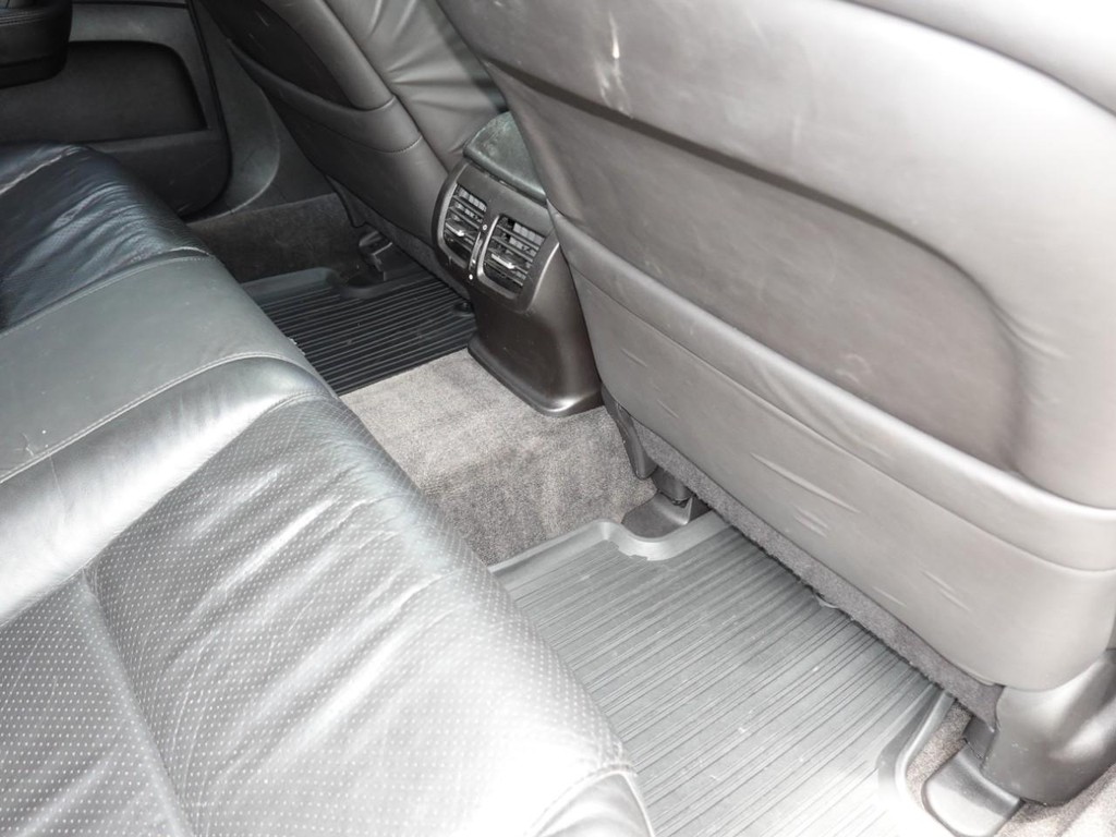 Acura TL Vehicle Full-screen Gallery Image 25