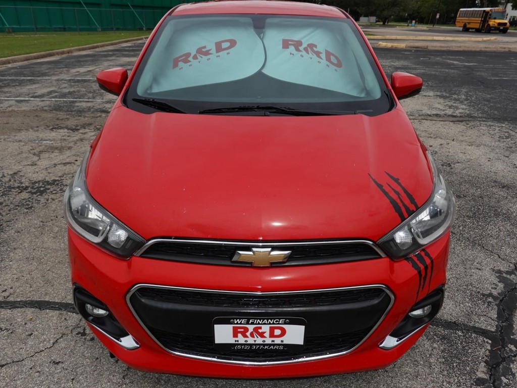 Chevrolet Spark Vehicle Full-screen Gallery Image 02