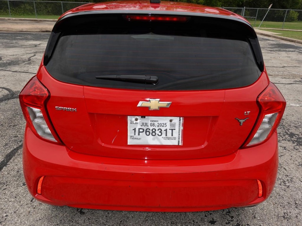 Chevrolet Spark Vehicle Full-screen Gallery Image 06