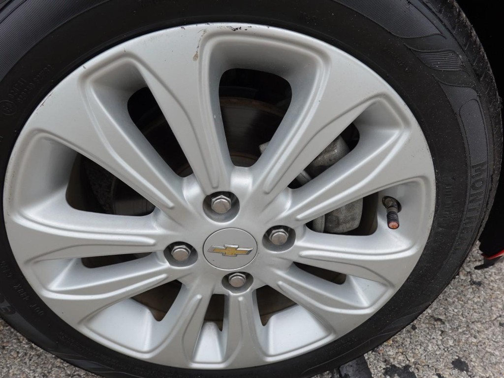 Chevrolet Spark Vehicle Full-screen Gallery Image 09