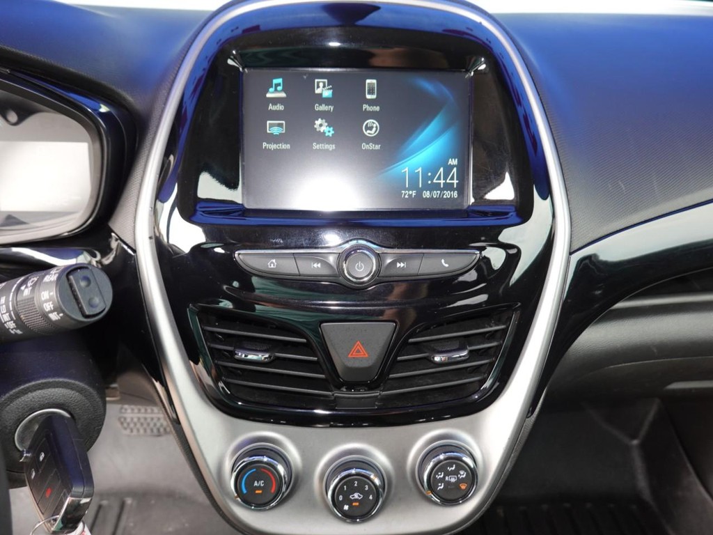 Chevrolet Spark Vehicle Full-screen Gallery Image 13