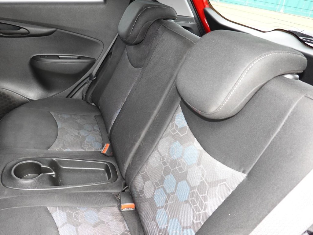 Chevrolet Spark Vehicle Full-screen Gallery Image 18