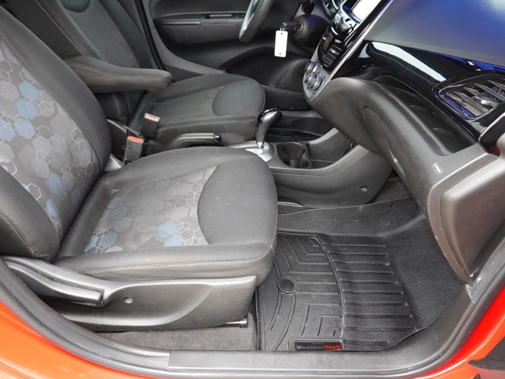 Chevrolet Spark Vehicle Full-screen Gallery Image 21