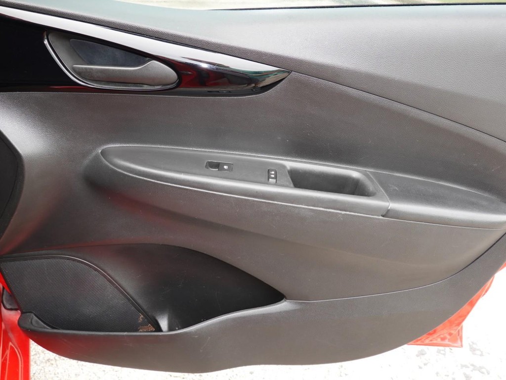 Chevrolet Spark Vehicle Full-screen Gallery Image 22