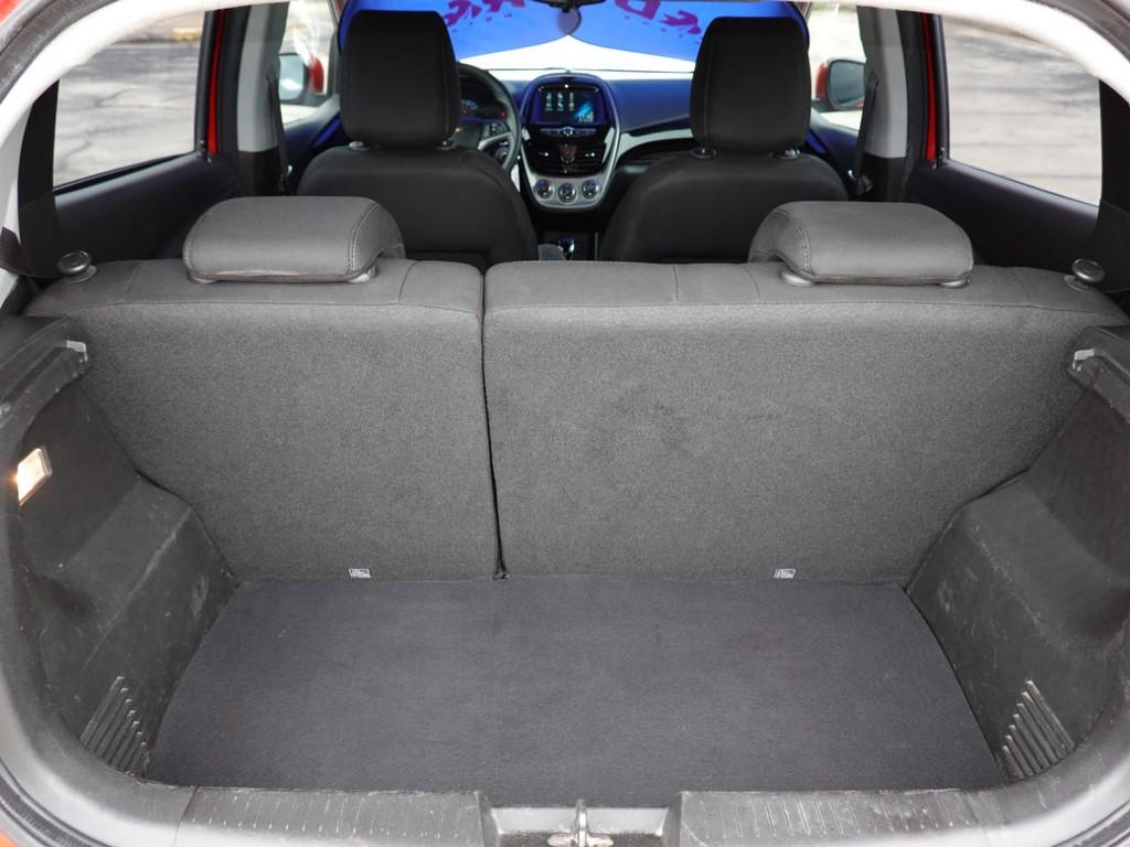 Chevrolet Spark Vehicle Full-screen Gallery Image 25