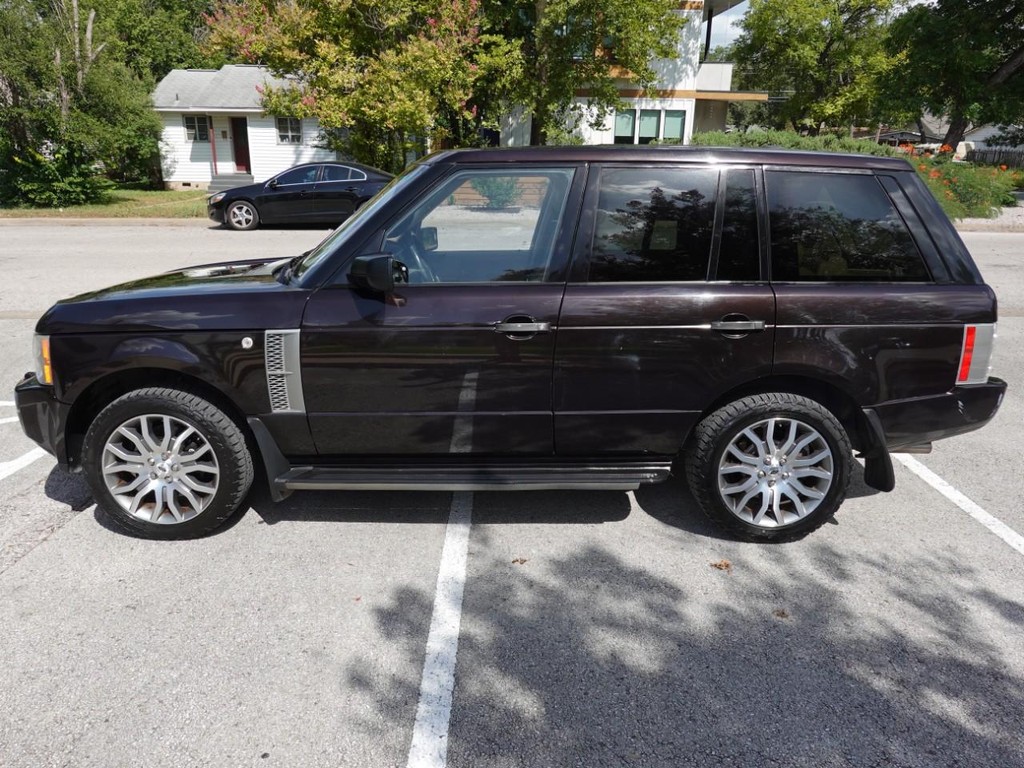 Land Rover Range Rover Vehicle Full-screen Gallery Image 04