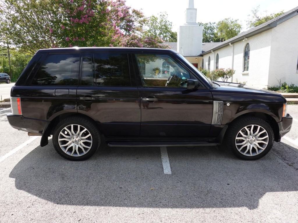 Land Rover Range Rover Vehicle Full-screen Gallery Image 07