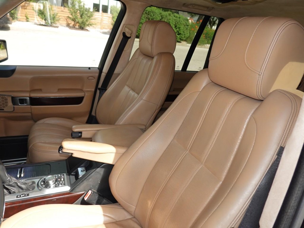 Land Rover Range Rover Vehicle Full-screen Gallery Image 14