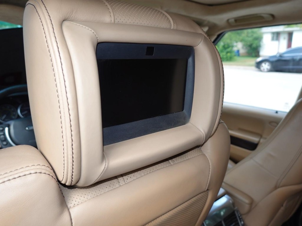 Land Rover Range Rover Vehicle Full-screen Gallery Image 20