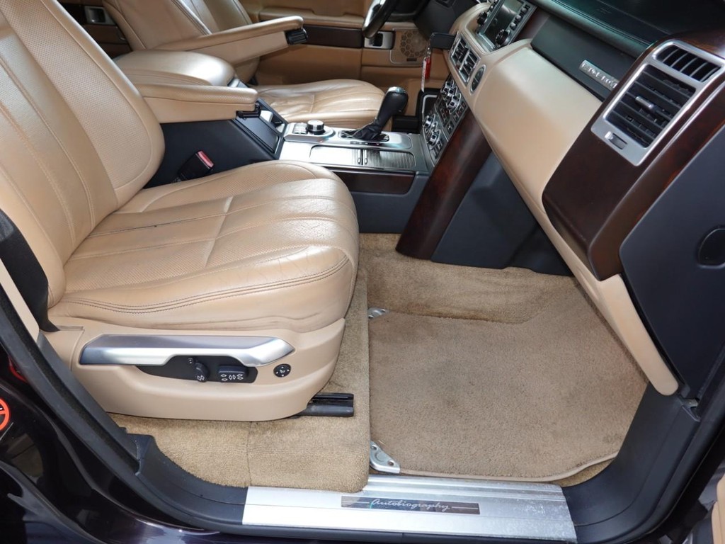 Land Rover Range Rover Vehicle Full-screen Gallery Image 23