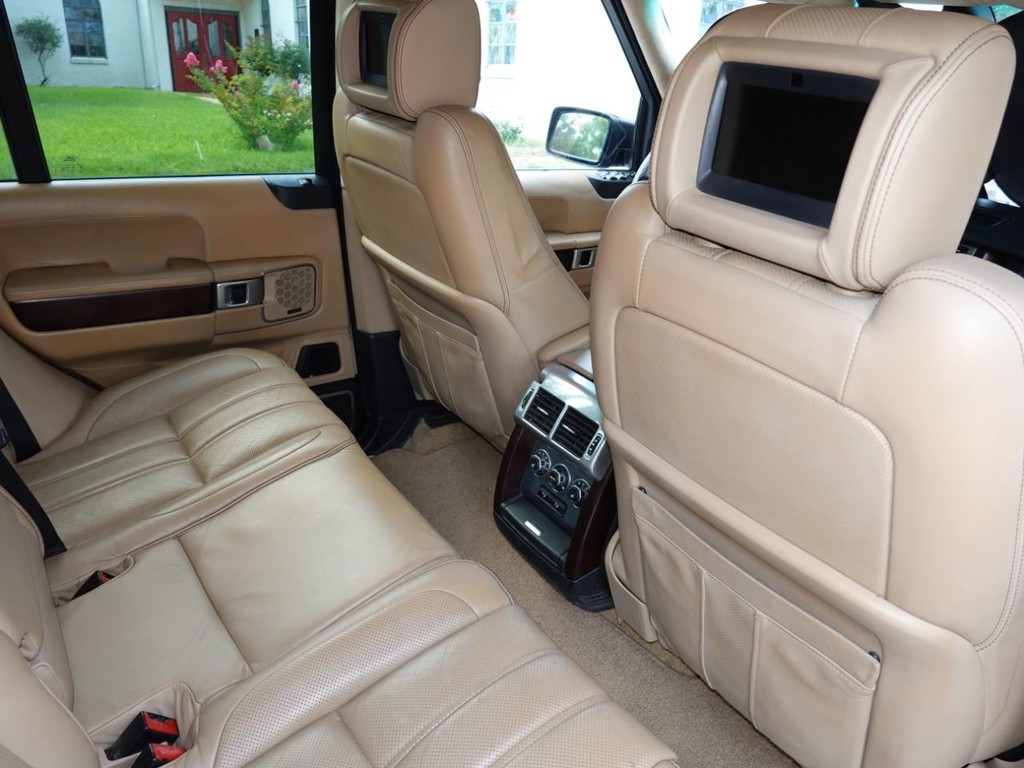 Land Rover Range Rover Vehicle Full-screen Gallery Image 25