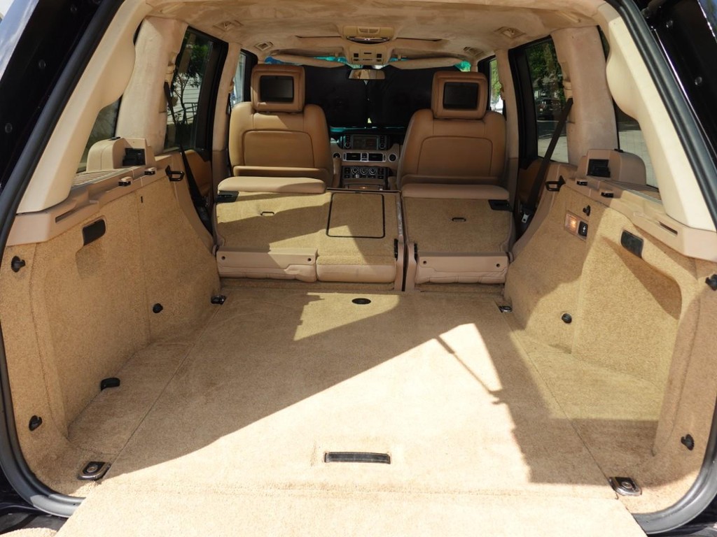 Land Rover Range Rover Vehicle Full-screen Gallery Image 27