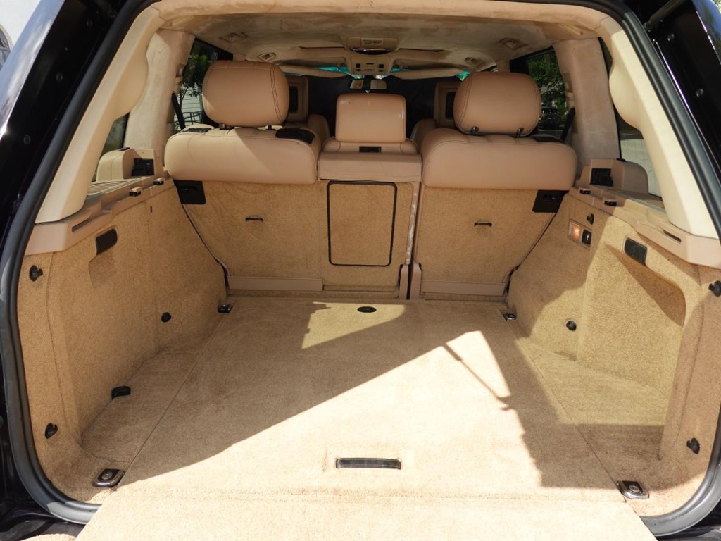 Land Rover Range Rover Vehicle Full-screen Gallery Image 28