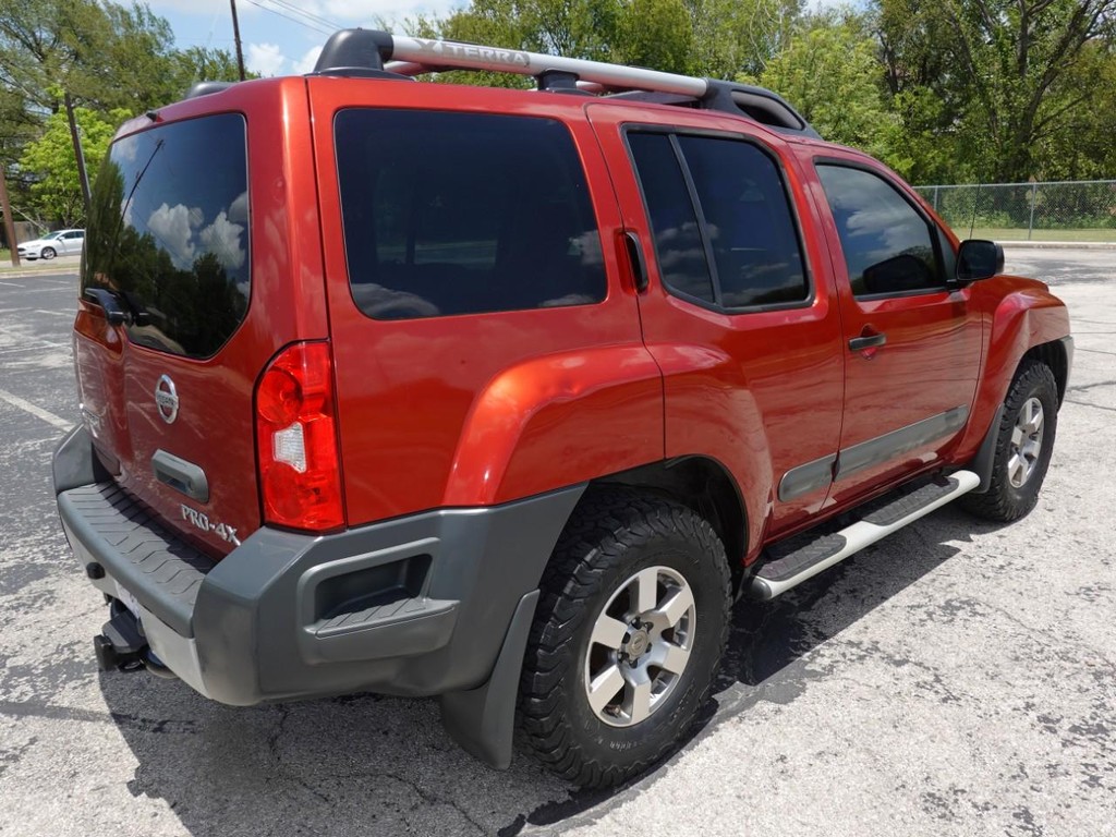 Nissan Xterra Vehicle Full-screen Gallery Image 07