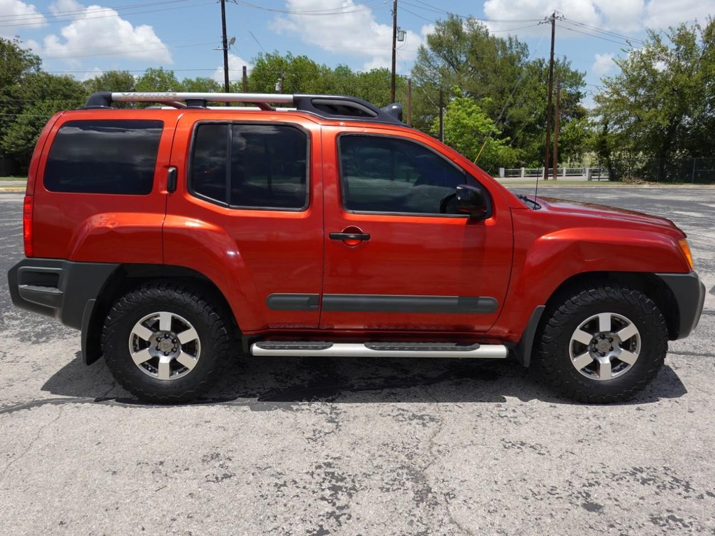 Nissan Xterra Vehicle Full-screen Gallery Image 08