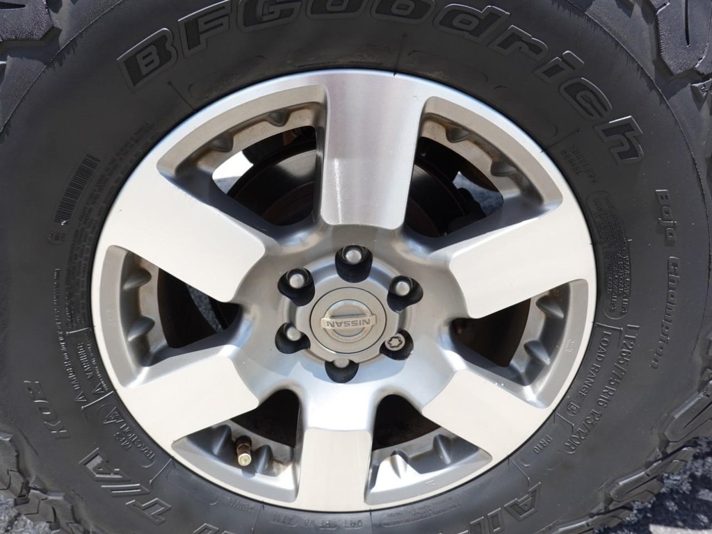 Nissan Xterra Vehicle Full-screen Gallery Image 09