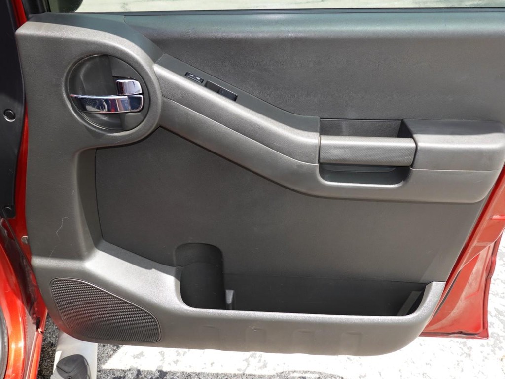 Nissan Xterra Vehicle Full-screen Gallery Image 21