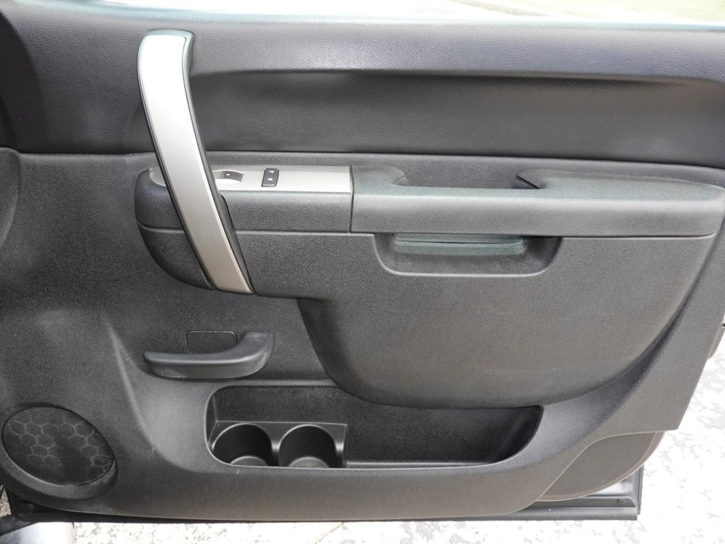 Chevrolet Silverado 1500 Vehicle Full-screen Gallery Image 23