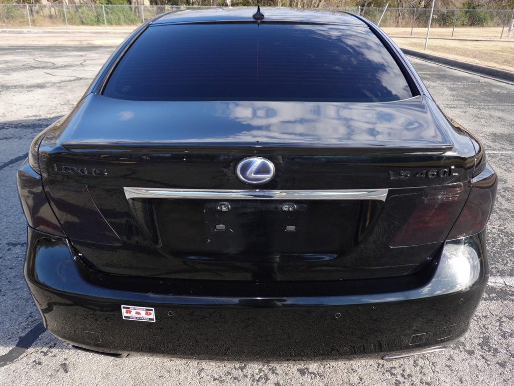 Lexus LS 460 Vehicle Full-screen Gallery Image 06